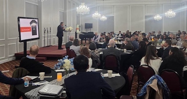 西南中文課程畢業 16 名學生 Southwestern Chinese Program Graduates 16 Students